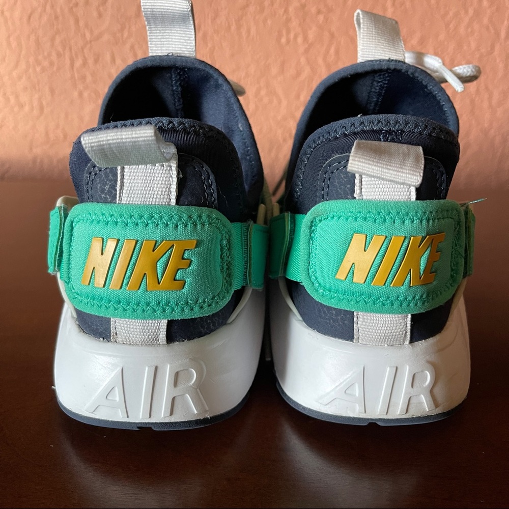 Nike Air Blue and Turquoise Sneakers - Picture 2 of 12